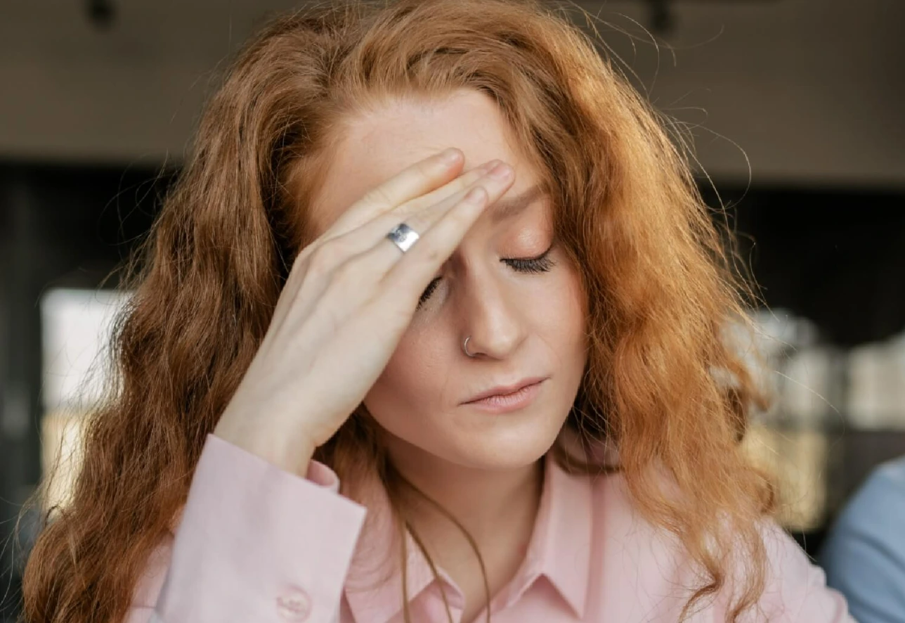 Дівчина в стресовому стані