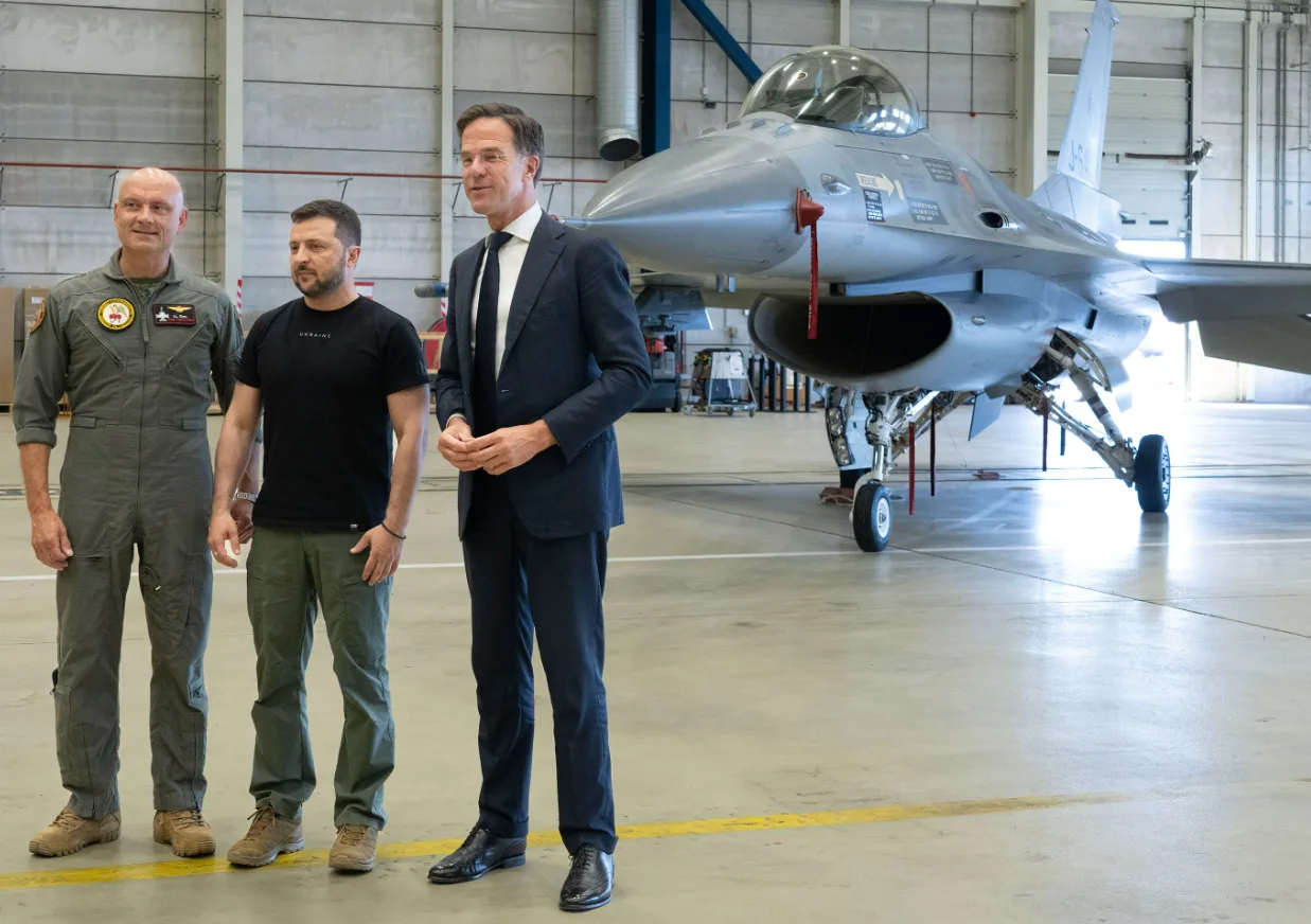 Зеленський просить F-16